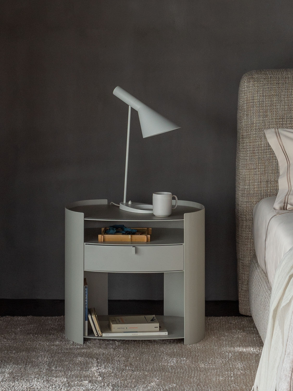 Lotus bedside table - Flou